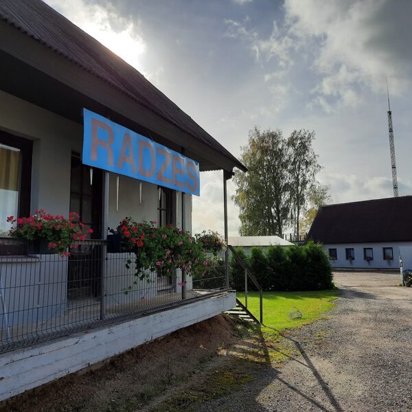 mazais namiņš ar 2 guļamistabām.